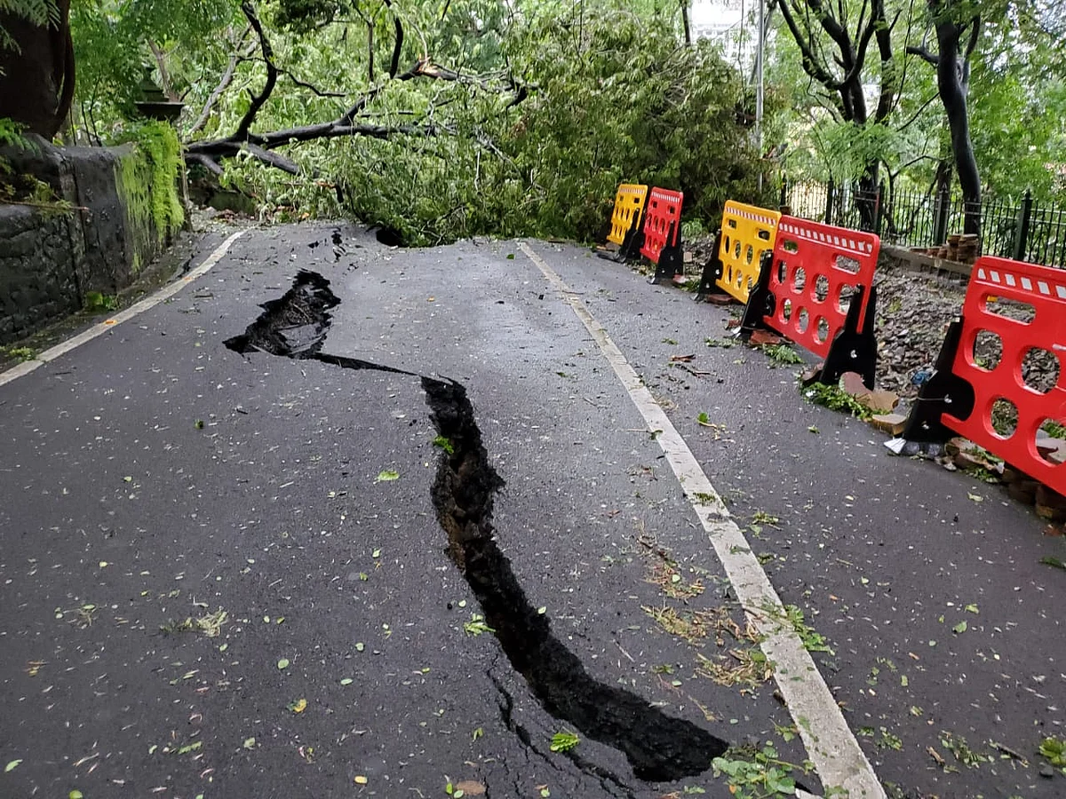 Road cracks open near Hanging garden slope towards Kemp's corner