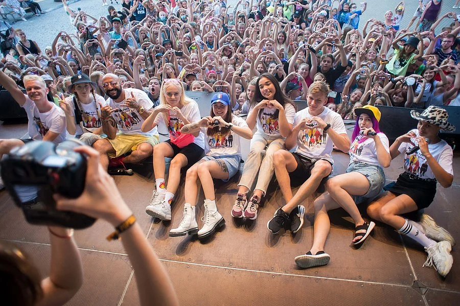 People take part in a TikTok filming session in Vilnius, Lithuania, Aug. 10, 2020. (Photo by Alfredas Pliadis/Xinhua)