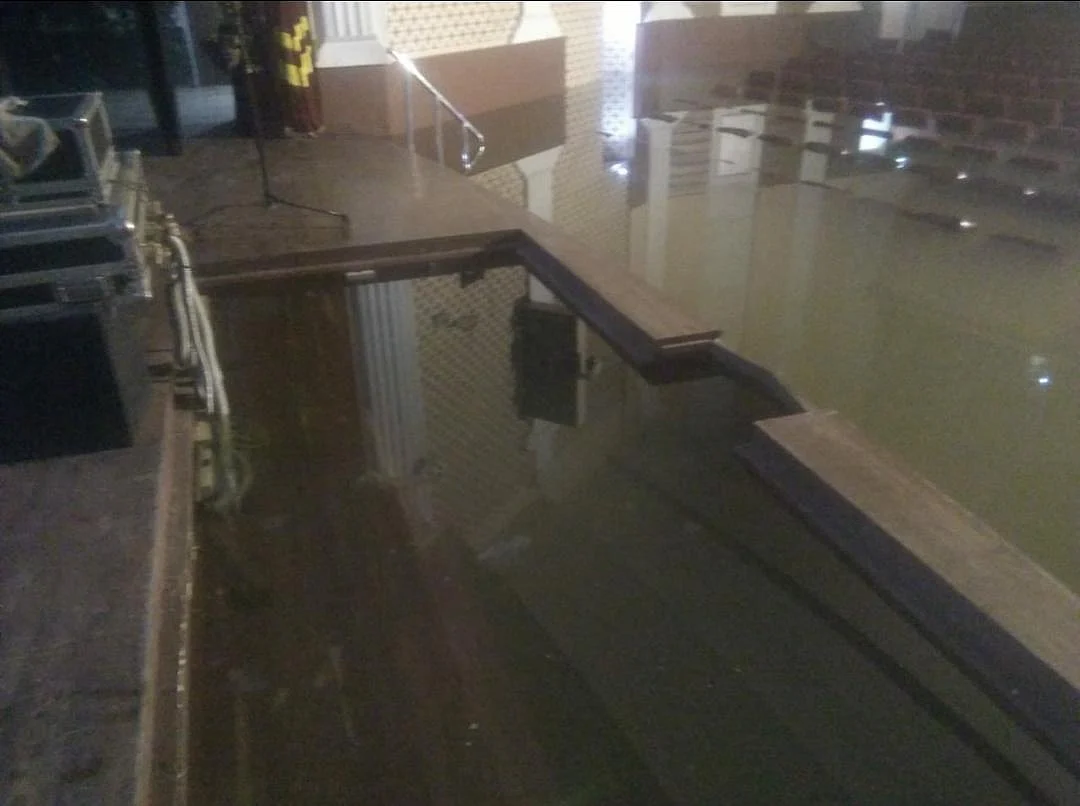 Damodar Hall, Parel