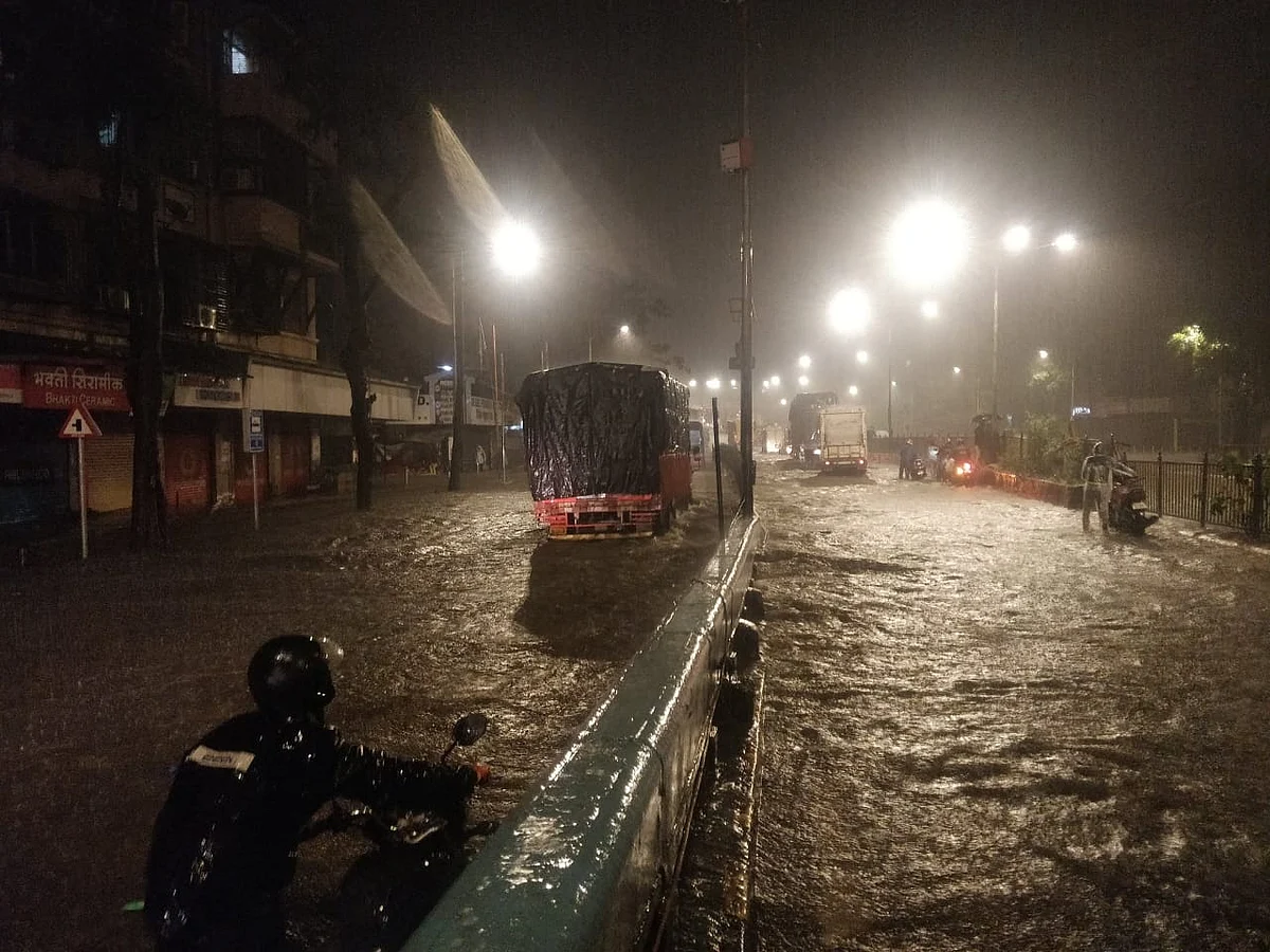 Mumbai Rains: Waterlogging causes major traffic snarls, diversions in city