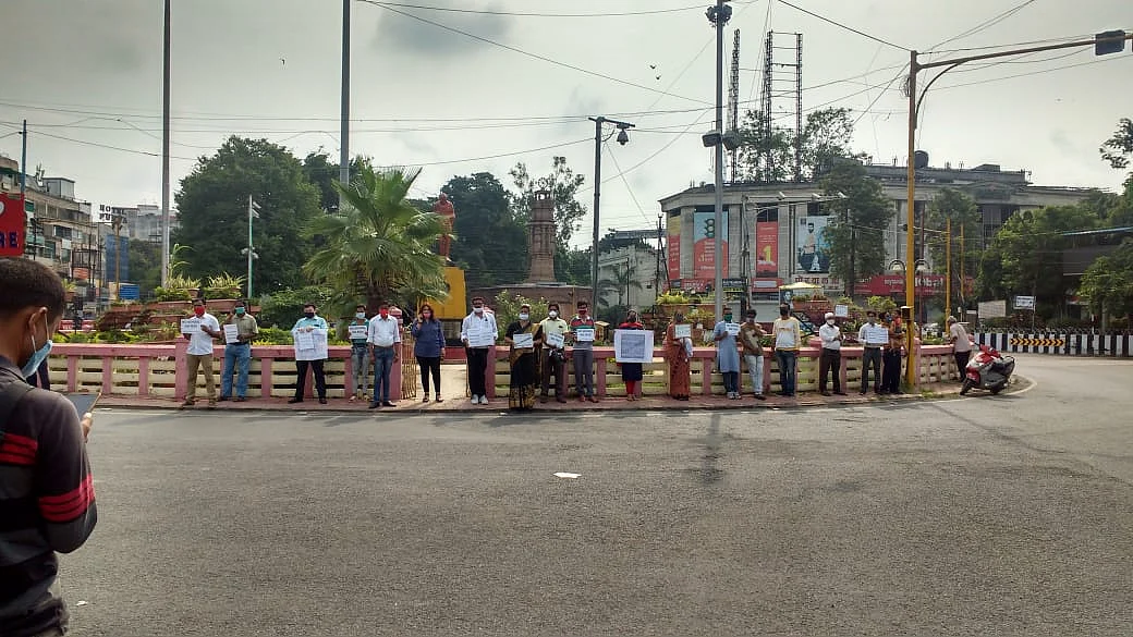 Indore: Parents protest against schools for denying online education to students over non-payment of fees amid pandemic