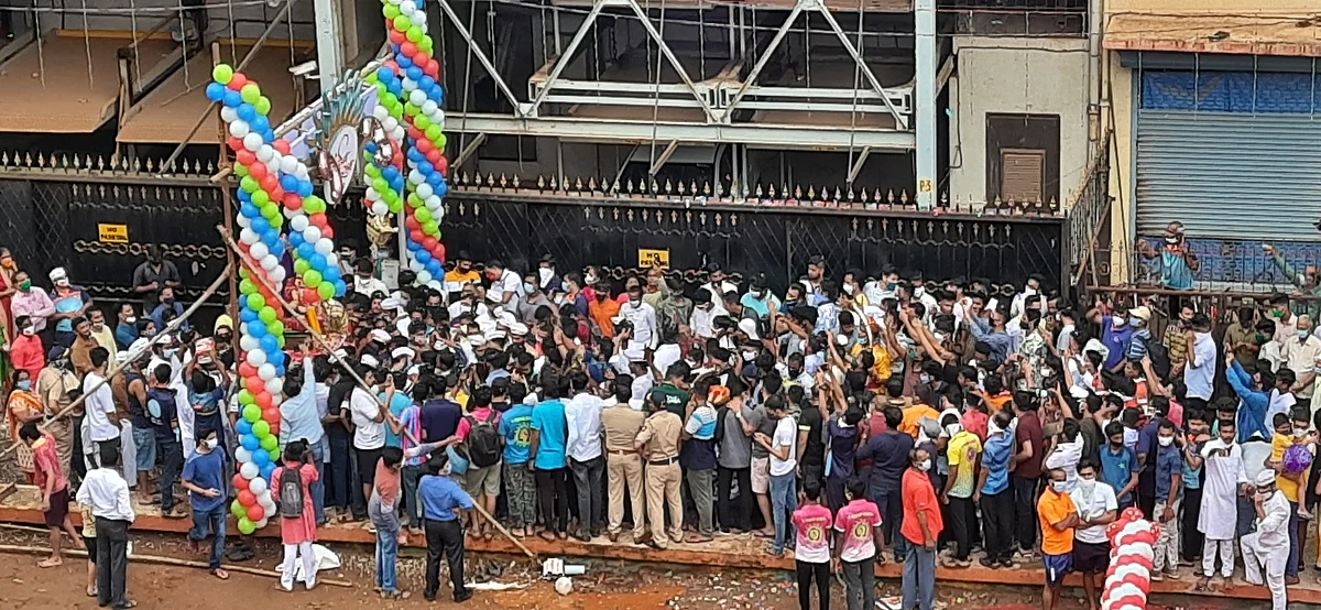 In pictures: Devotees bid adieu to Lord Ganesha at Lalbaugh's Ganesh Galli