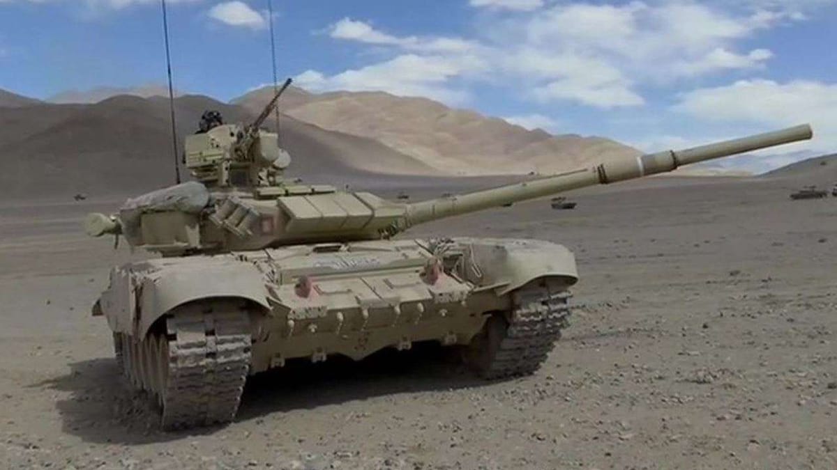 Indian Army Tanks Up For China Even Amid Siberian Winter