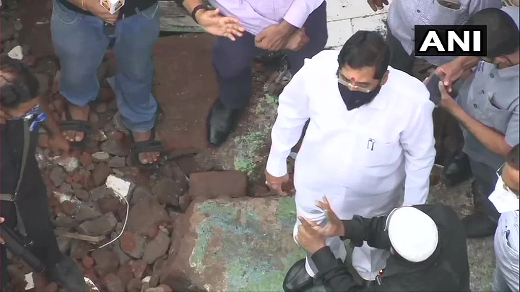 At least 10 dead in Bhiwandi Building Collapse: Check out pics and video s of rescue operation