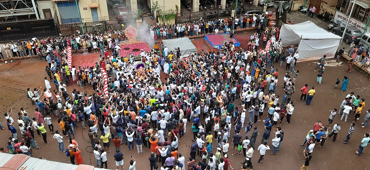 In pictures: Devotees bid adieu to Lord Ganesha at Lalbaugh's Ganesh Galli