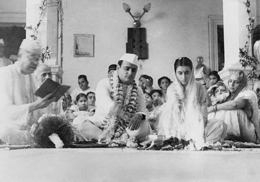 Feroze Gandhi and Indira Gandhi during their marriage ceremony.