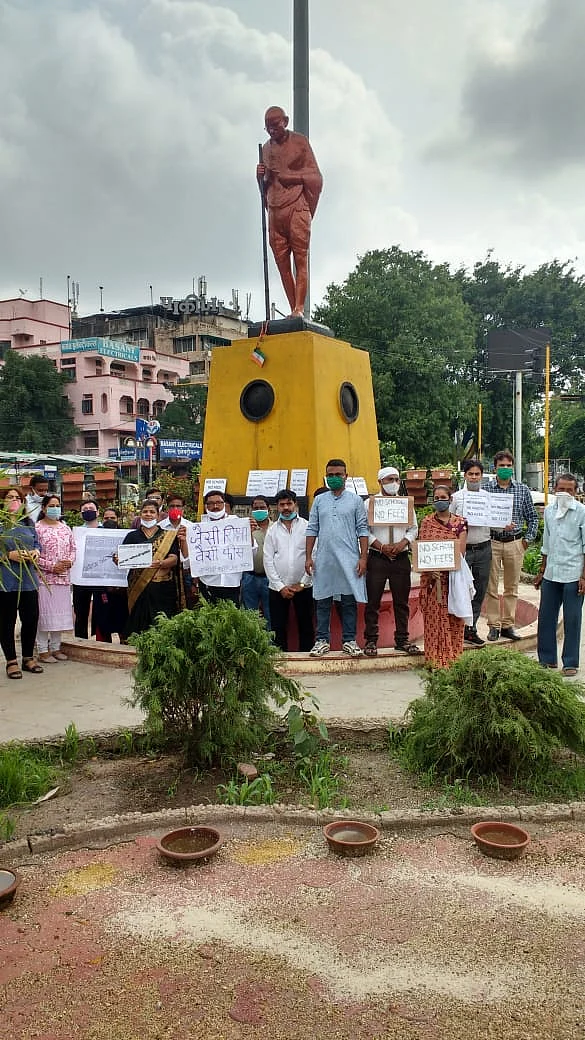 Indore: Parents protest against schools for denying online education to students over non-payment of fees amid pandemic