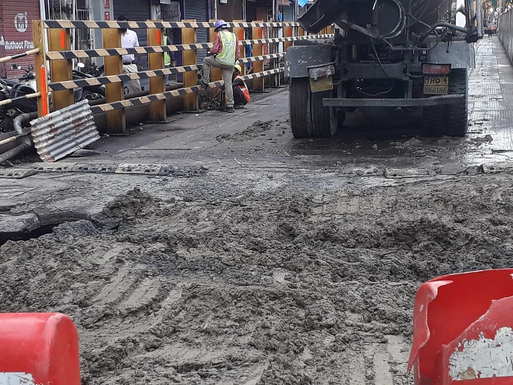 Mumbai: Part of caves in Girgaon near Metro 3 project work site, vehicular traffic shut