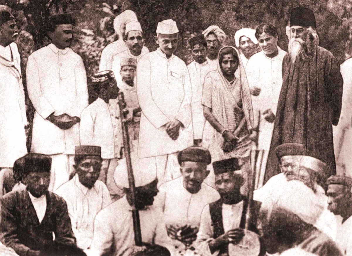 Gandhi with Tagore in Ahmedabad in 1920