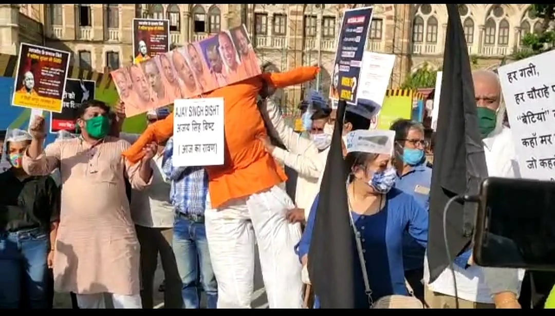 Mumbai: AAP holds protest against UP's 'Ravan-raj' at Azad Maidan