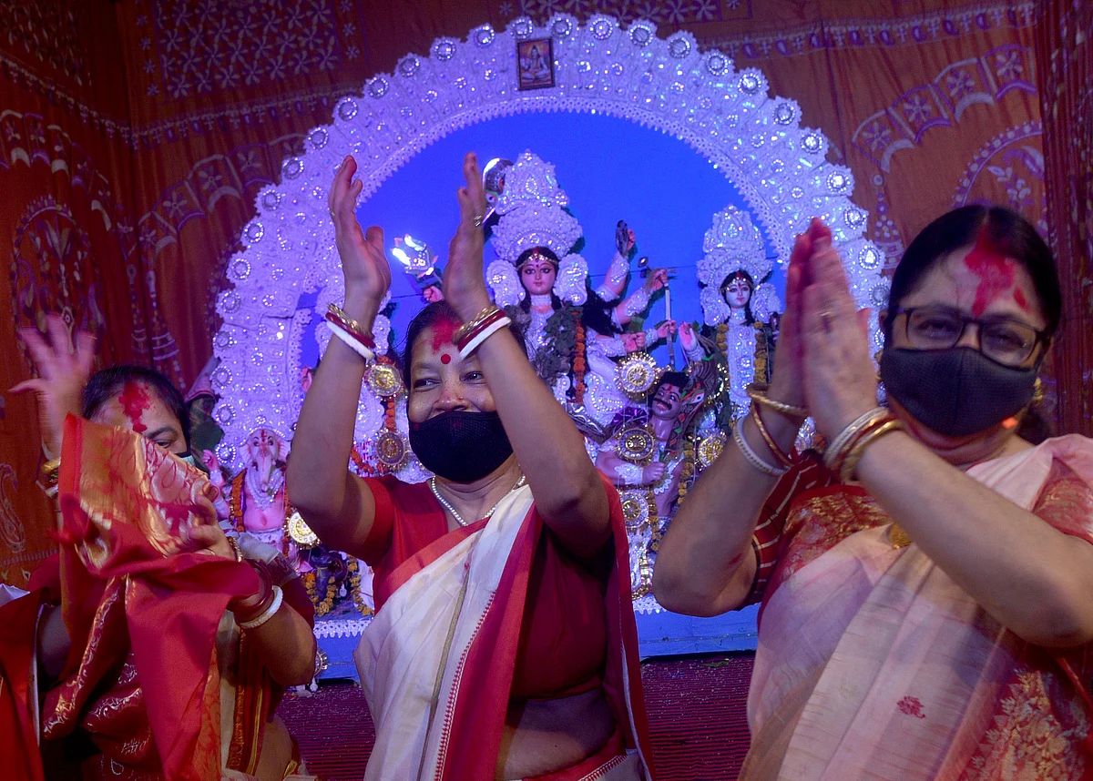 Mumbai: Bengali women participate in Sindoor Khela at Dadar's Shivaji Park Bengal Club; see pics