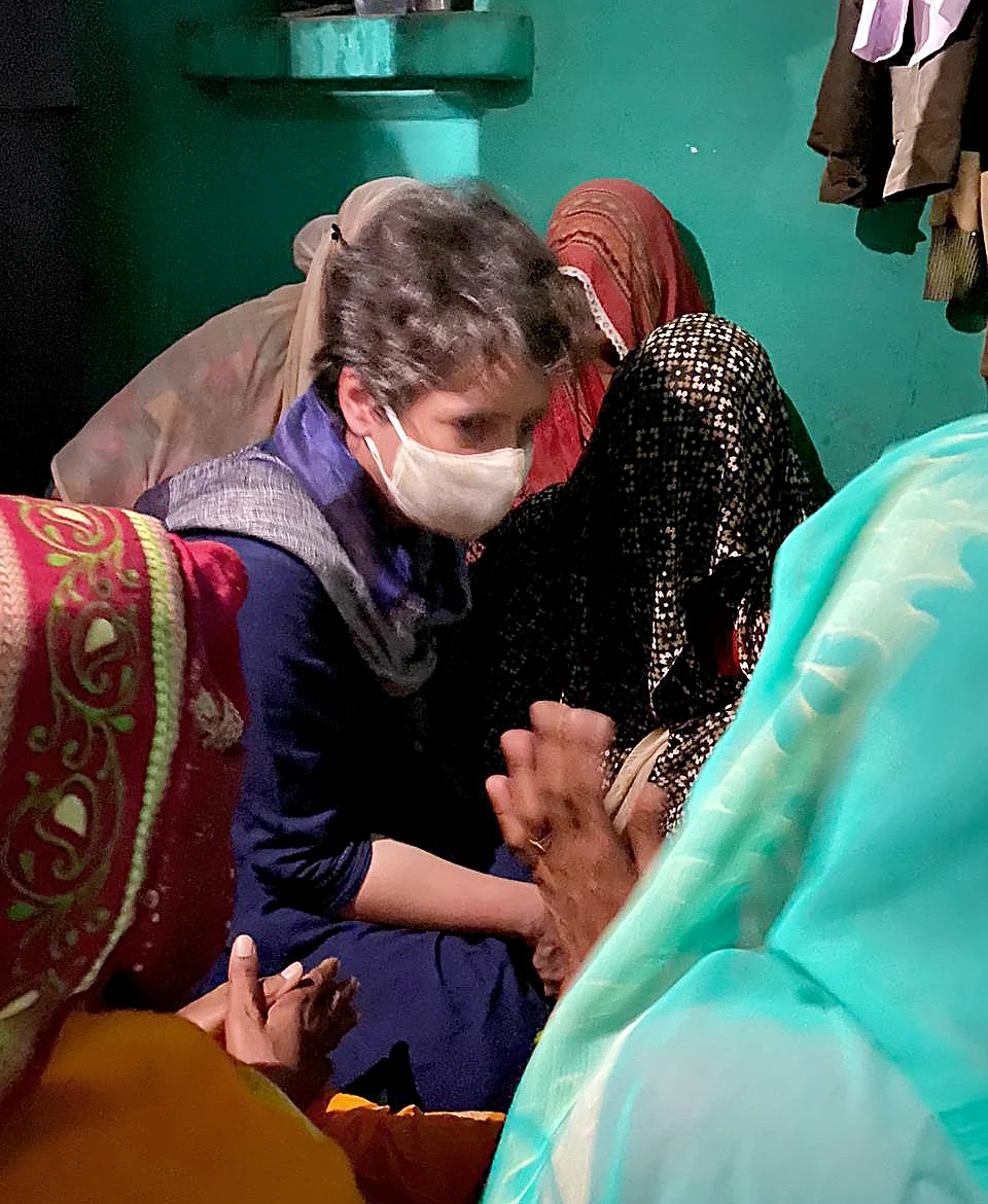 Uttar Pradesh, Oct 03 (ANI): Congress leader Priyanka Gandhi Vadra meeting the Hathras victims family & extending the deepest condolences at village Boolgarhi in Hathras district on Saturday