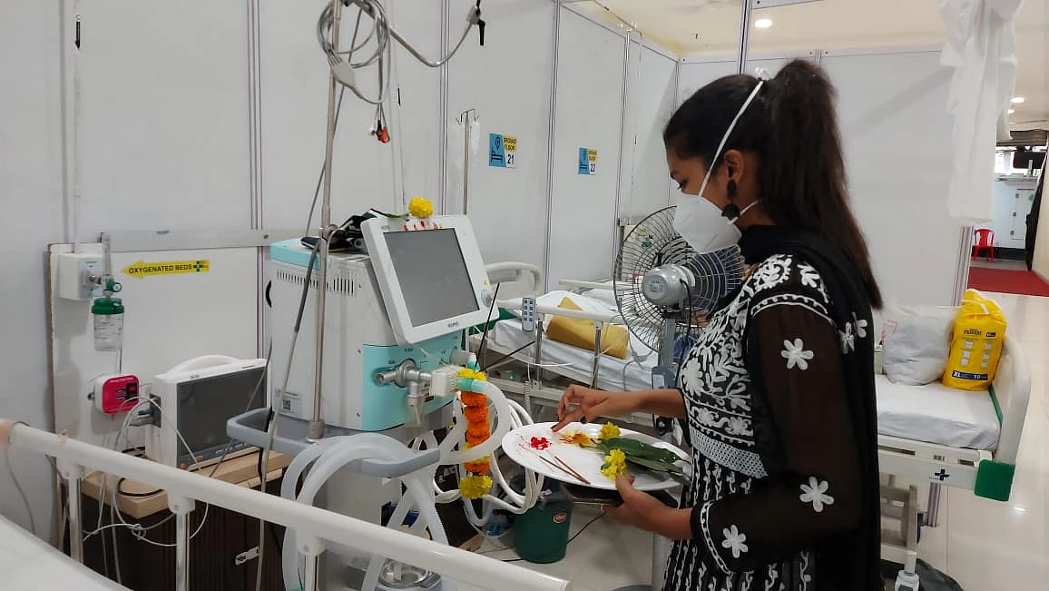Mira Bhayandar: Cops, Covid-warriors worship the 'other shastra', perform puja on guns, medical equipment