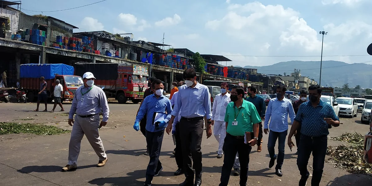 Coronavirus in Navi Mumbai: NMMC chief makes surprise visit to APMC to ensure COVID norms are followed