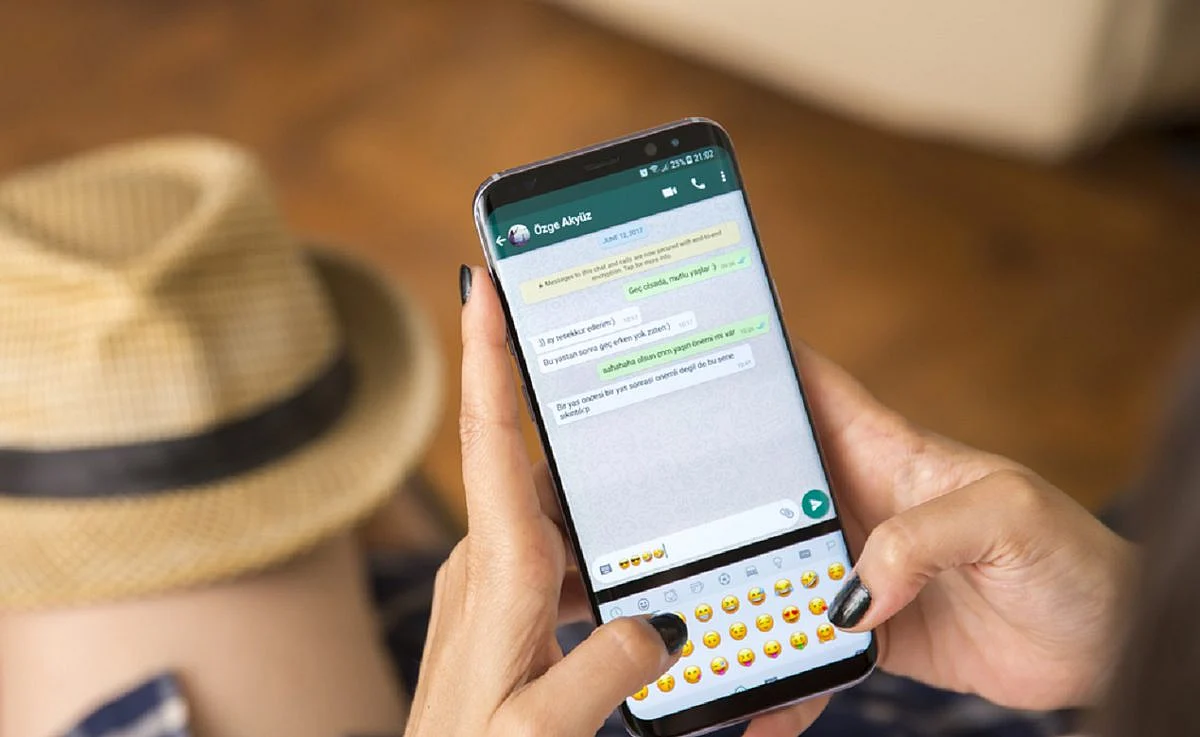 Chat & chill: Know how to calm down your texting anxiety