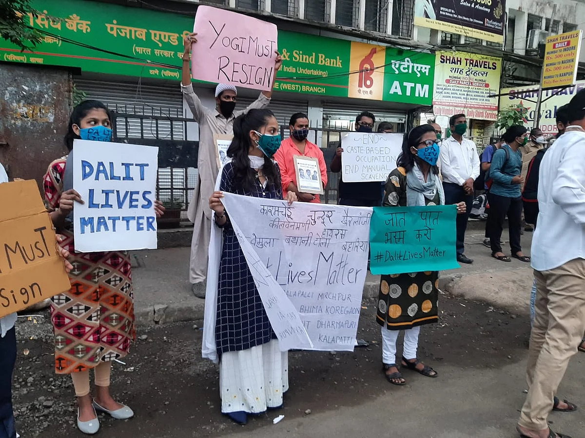 Thane: Citizens hold protest over Hathras incident demanding justice for the 19-year-old Dalit girl