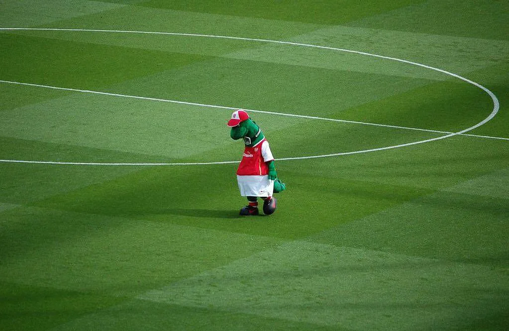 'It's been a good run, my friend': Arsenal fans left teary-eyed as club sacks mascot Gunnersaurus on deadline day