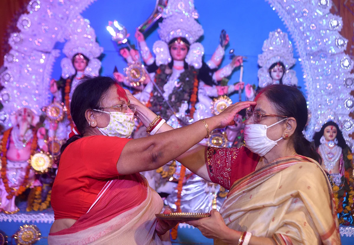 Mumbai: Bengali women participate in Sindoor Khela at Dadar's Shivaji Park Bengal Club; see pics