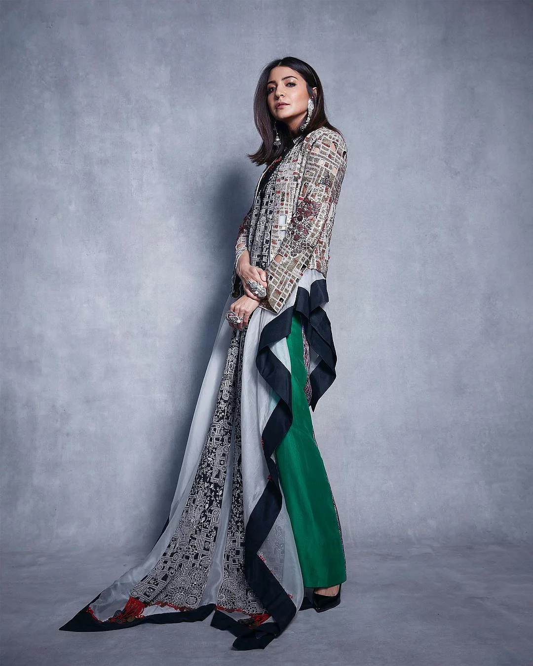 Dussehra 2020: Want to put your best fashion foot forward this year? Take cues from these Bollywood beauties