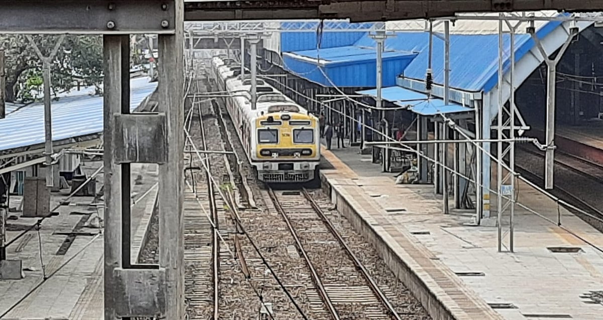 Mumbai Navi Mumbai Thane Power Cut All Trains On Western And Central Railway Suspended