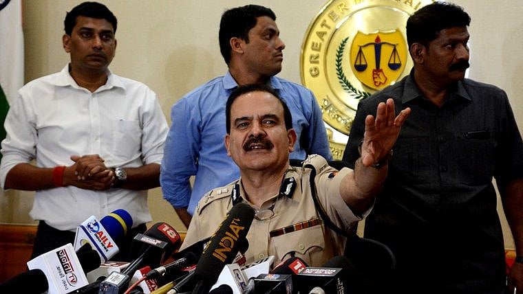 Antilia bomb scare case: Mumbai Police Commissioner Param Bir Singh meets CM Uddhav Thackeray - Vimarsana News