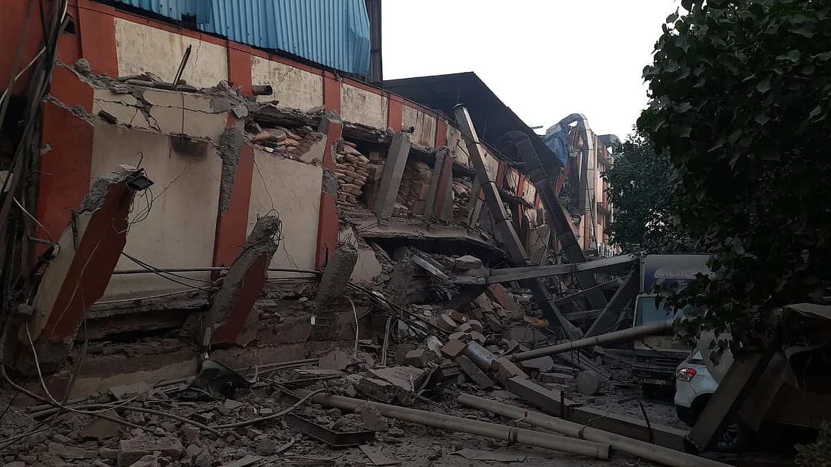 Three injured after godown in Bhiwandi collapses
