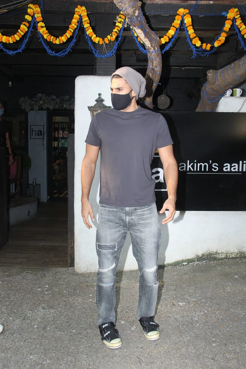 Celebrity Spotting: Kareena Kapoor, Taimur Ali Khan, Alia Bhatt and Ranbir Kapoor captured by shutterbugs