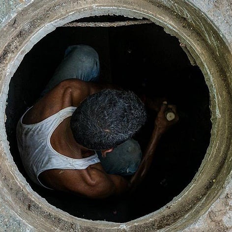 Criminal Contempt: Maharashtra lags behind in providing Rs 10 lakh compensation to kin of those who died while manual scavenging