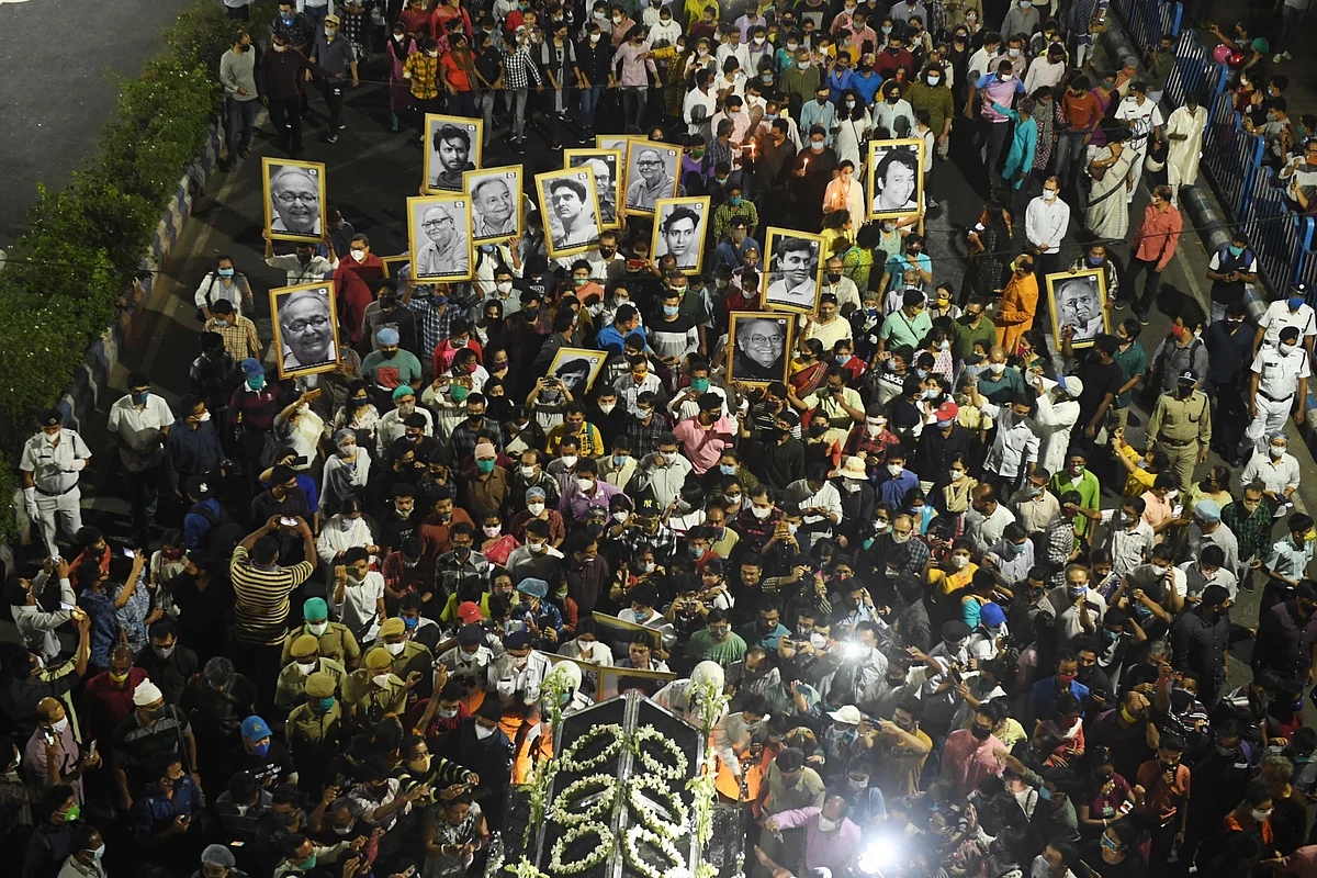 In Pics: Bengal bids tearful farewell to Soumitra Chatterjee