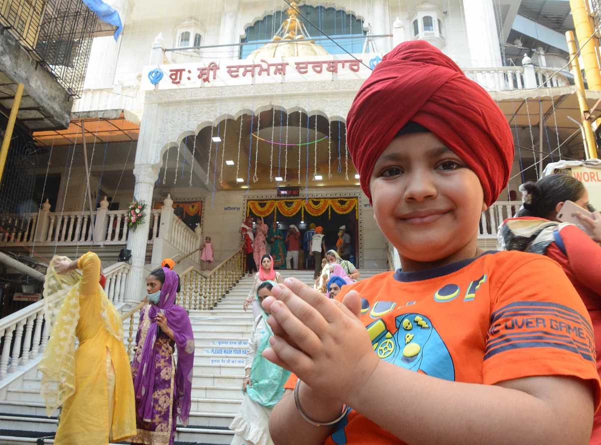 In Pics: How Mumbaikars celebrate Guru Nanak Jayanti amid pandemic