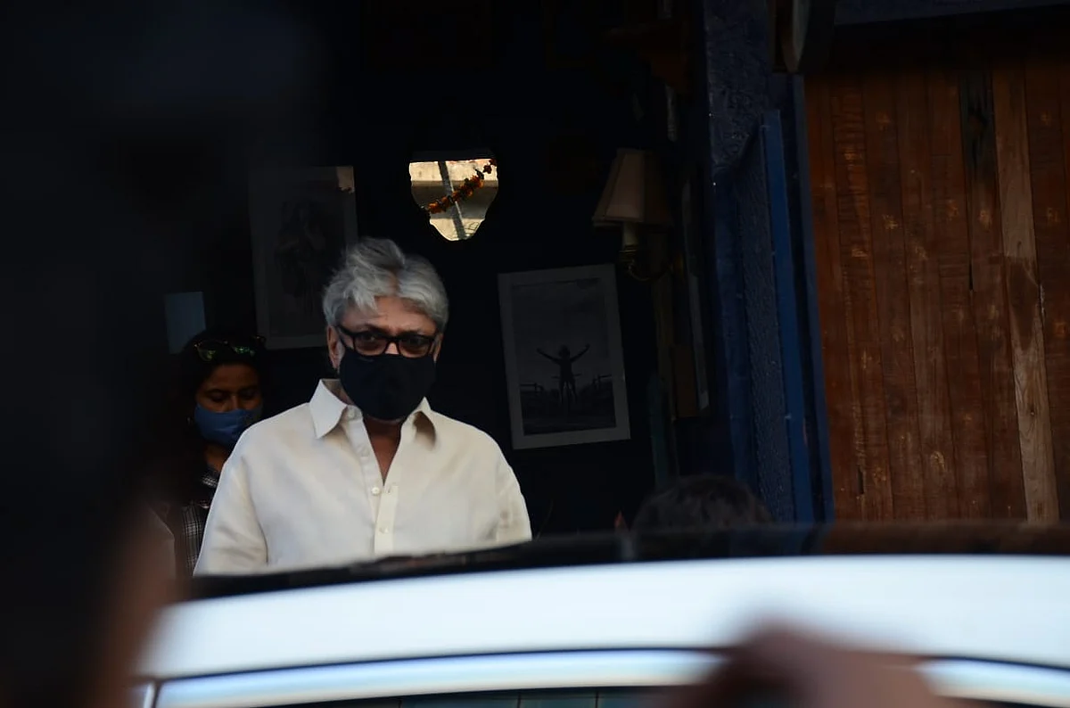 In Pic: Sanjay Leela Bhansali, Madhuri Dixit, Rakul Preet Singh and others snapped by paparazzi in Mumbai