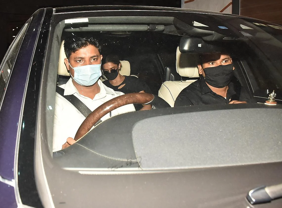 Deepika Padukone and director at shooting Bandra