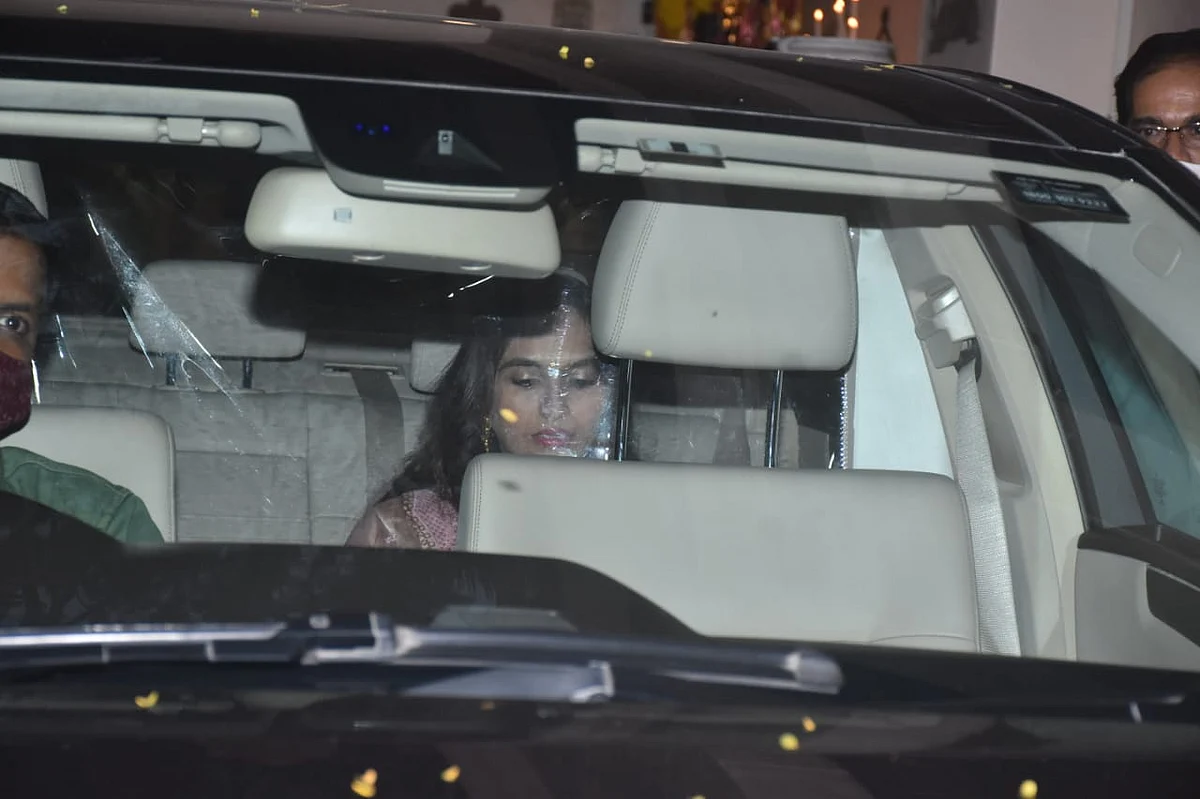 In Pics: Shilpa Shetty Kundra, Natasha Dalal and others attend Anil Kapoor's wife Sunita's Karva Chauth celebrations