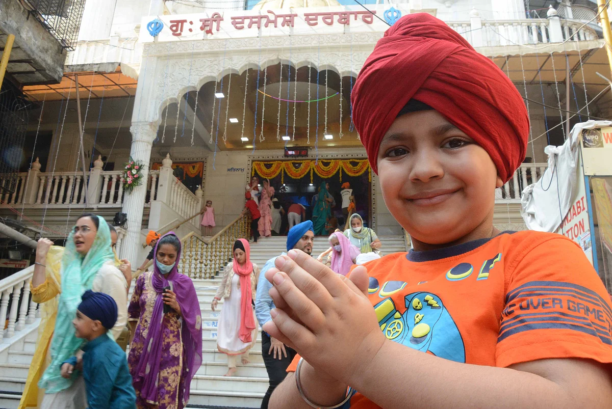 In Pics: How Mumbaikars celebrate Guru Nanak Jayanti amid pandemic