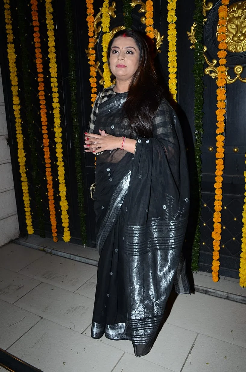 Corona who? Mouni Roy, Manish Malhotra, and others attend Ekta Kapoor's Diwali bash; see pics