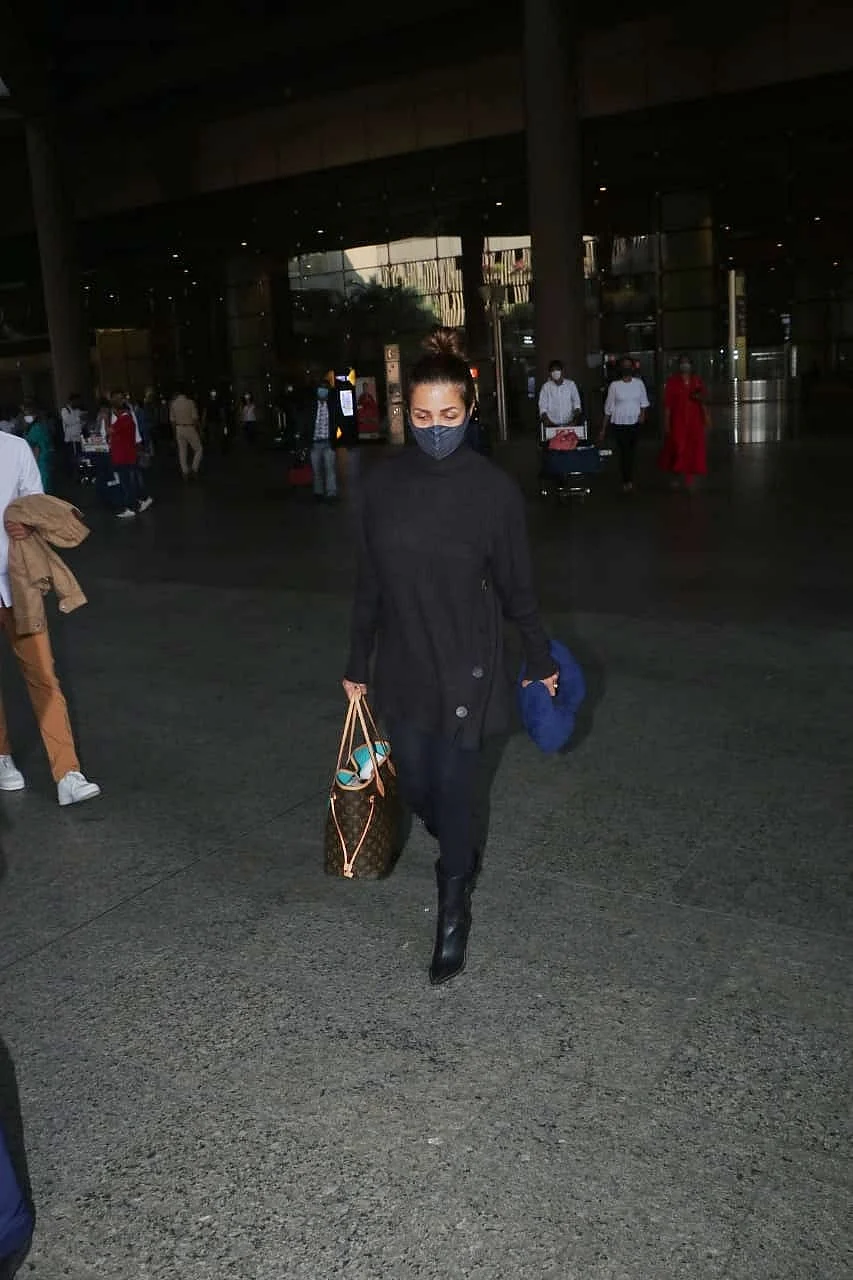 In Pics: Ranbir Kapoor, Deepika Padukone, Malaika Arora and others captured by shutterbugs in Mumbai