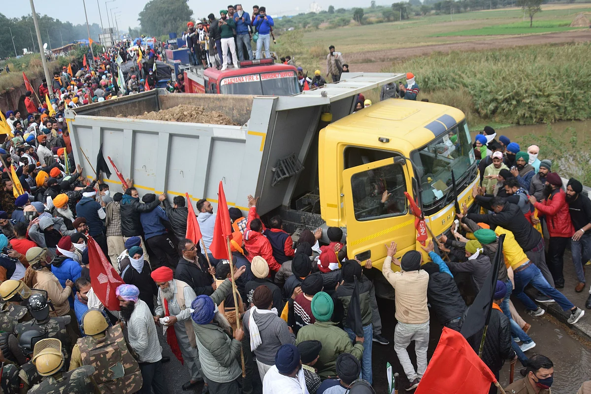 Farmers' Protest: Delhi Metro services from neighbouring cities to remain suspended