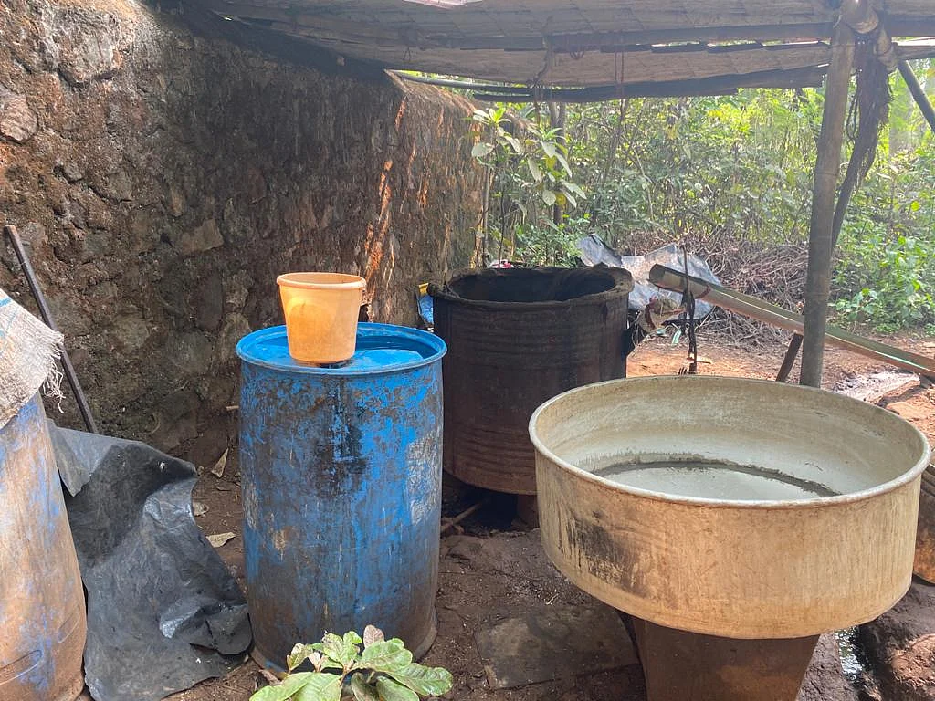 Mira Bhayandar: Cops bust massive gas-powered liquor brewing unit in Uttan