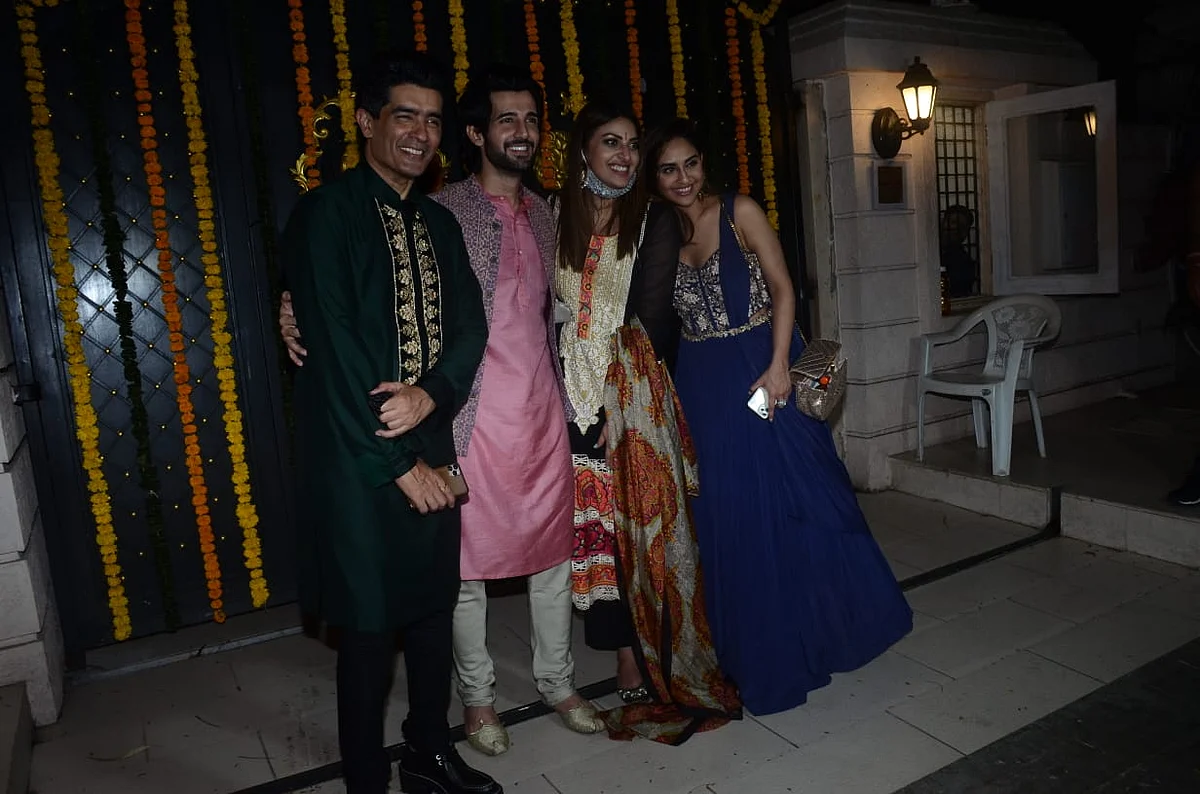 Corona who? Mouni Roy, Manish Malhotra, and others attend Ekta Kapoor's Diwali bash; see pics