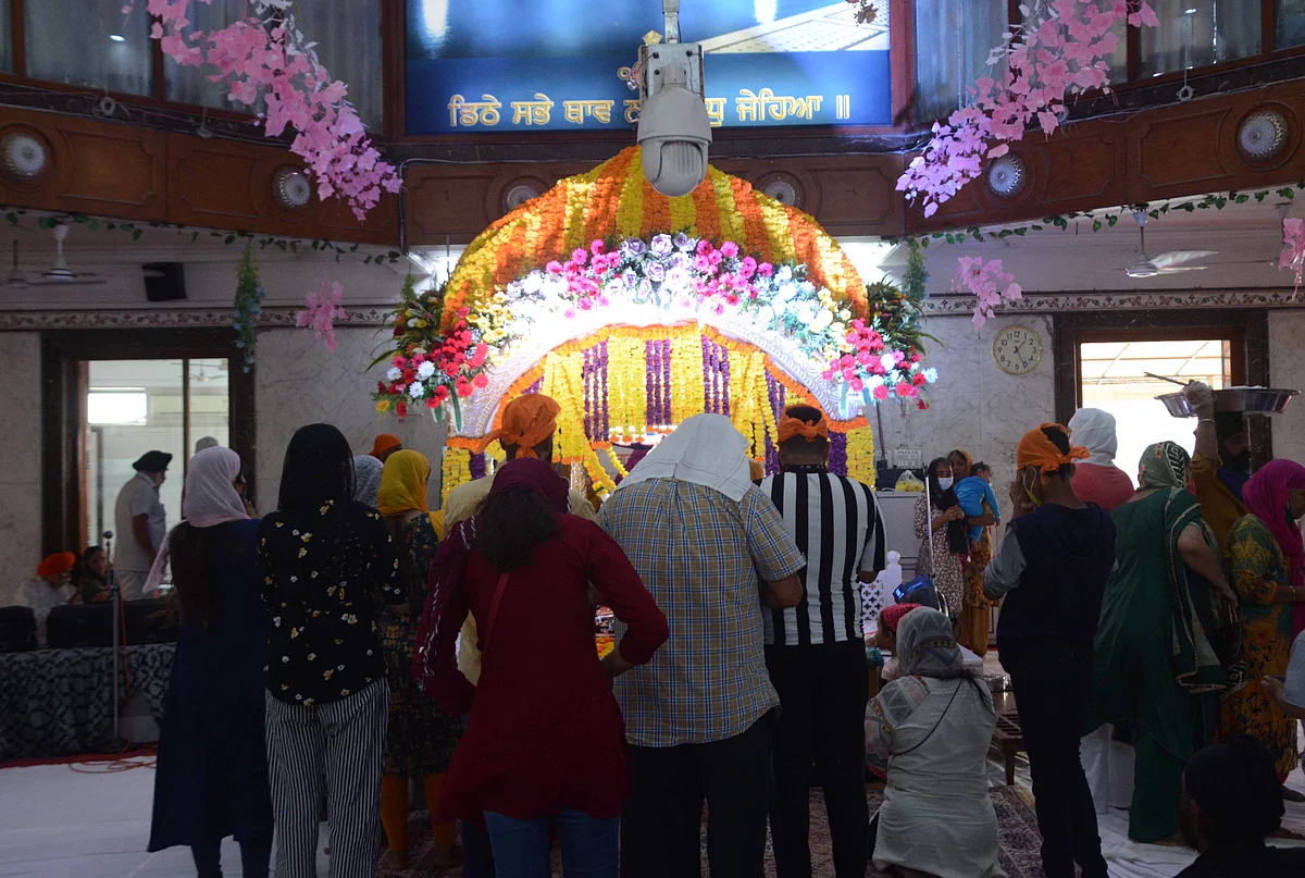 In Pics: How Mumbaikars celebrate Guru Nanak Jayanti amid pandemic