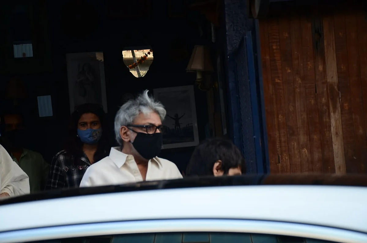 In Pic: Sanjay Leela Bhansali, Madhuri Dixit, Rakul Preet Singh and others snapped by paparazzi in Mumbai