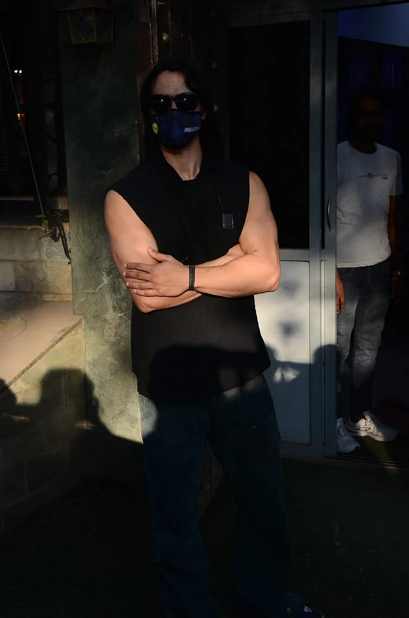 Tiger Shroff in Juhu