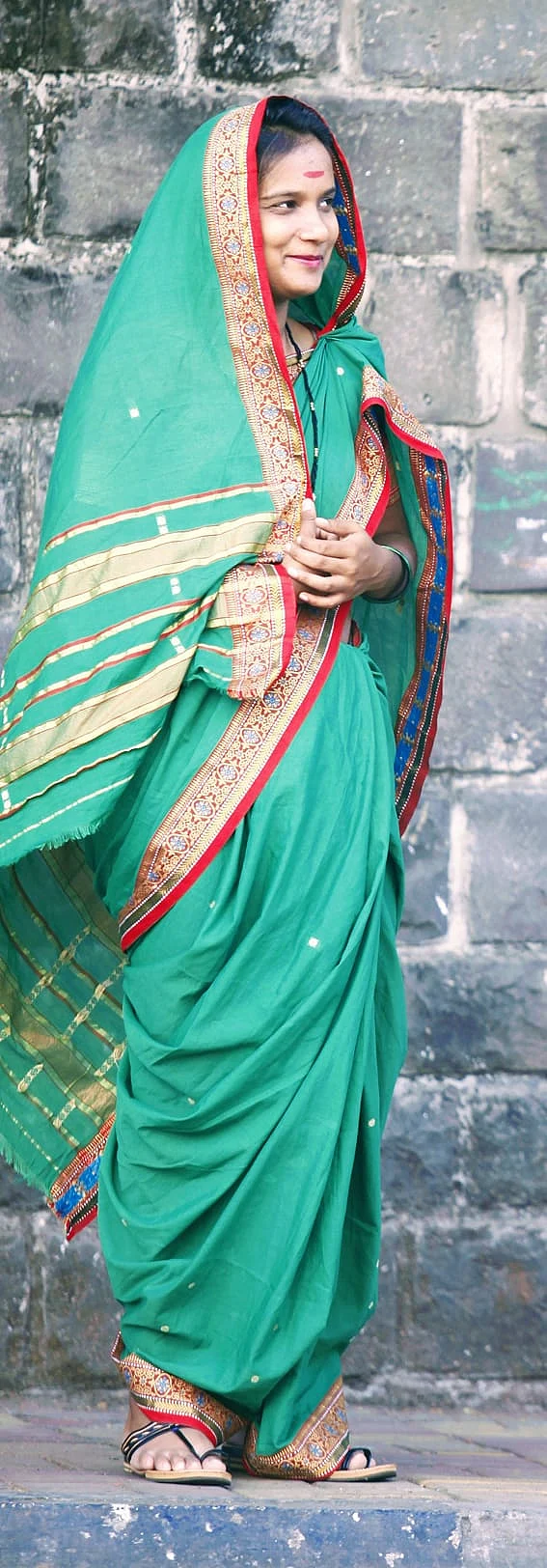 Tribute to icons: Couple's themed pre-wedding photoshoot dedicated to Savitribai and Jyotiba Phule is winning the internet