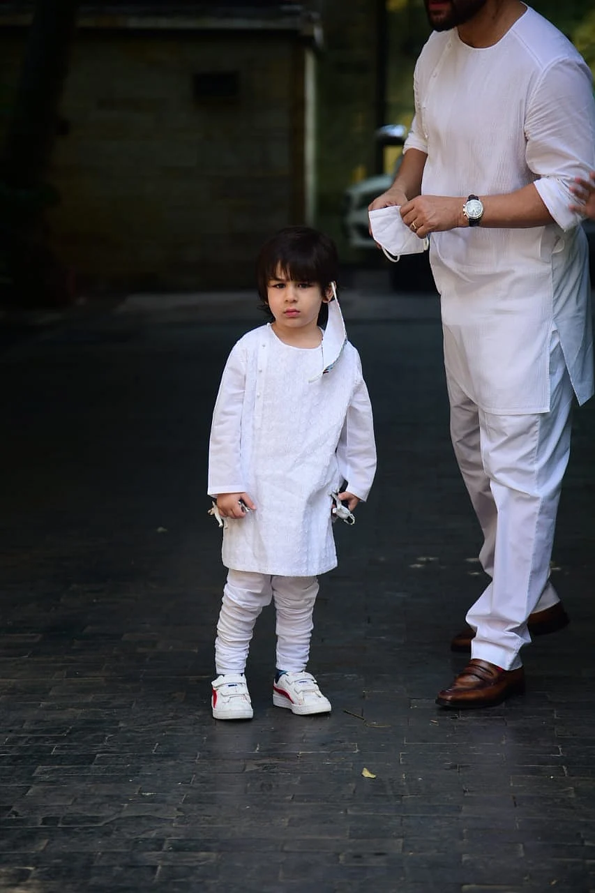In Pics: Alia arrives at Kapoor family's Christmas brunch with beau Ranbir; Taimur twins with father Saif in white ensemble