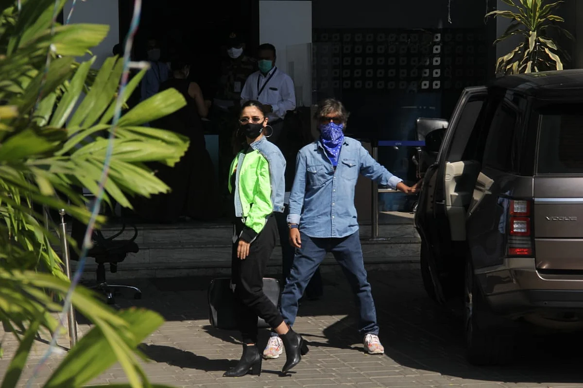 In Pics: Alia Bhatt jets off to shoot 'RRR'; Alaya F steps out with Bal Thackeray's grandson Aaishvary