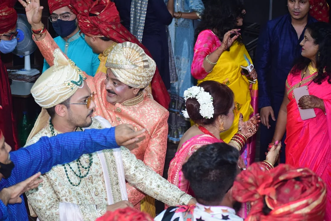 Aaditya Narayan marries Shweta Agarwal: Udit Narayan dances to his heart's content in son's baraat; see pics