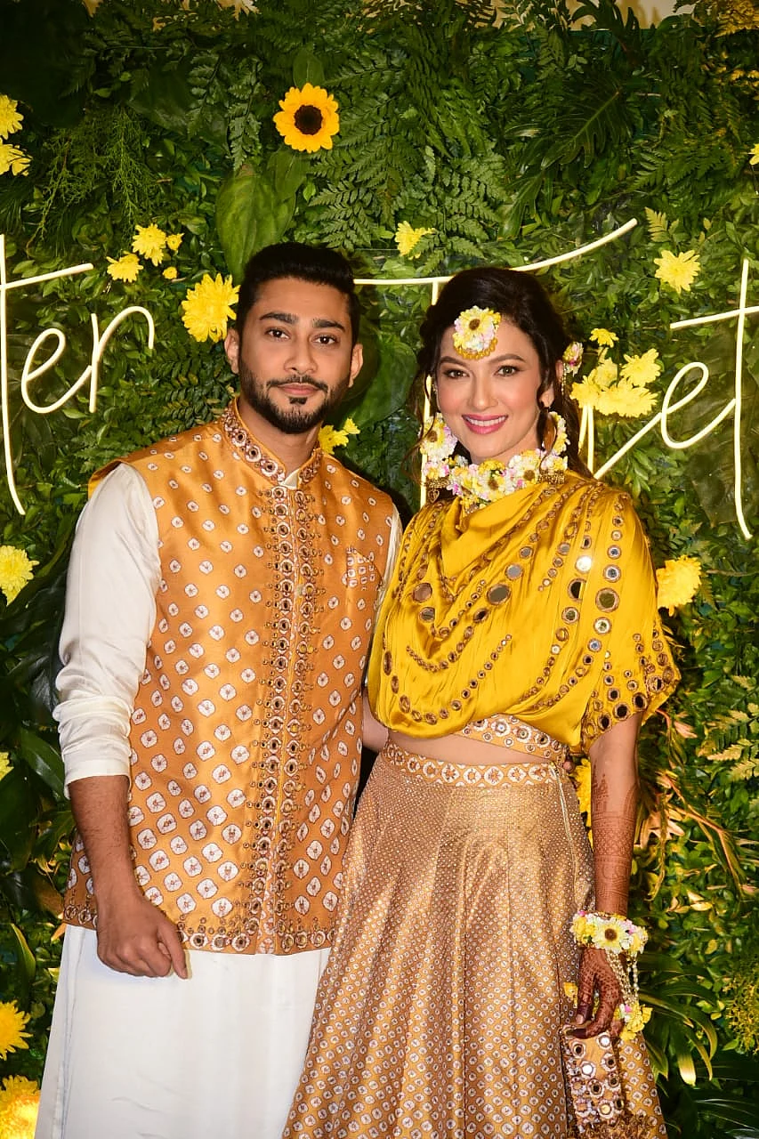 In Pics: Ismail Darbar, Nigaar Khan, Sandeep Ssingh and others attend Gauahar Khan's Mehendi ceremony
