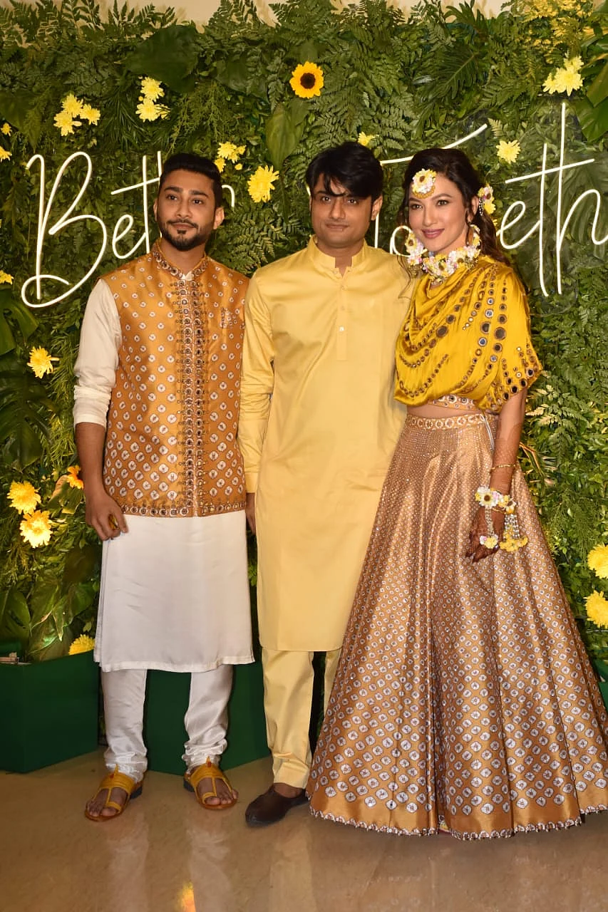In Pics: Ismail Darbar, Nigaar Khan, Sandeep Ssingh and others attend Gauahar Khan's Mehendi ceremony