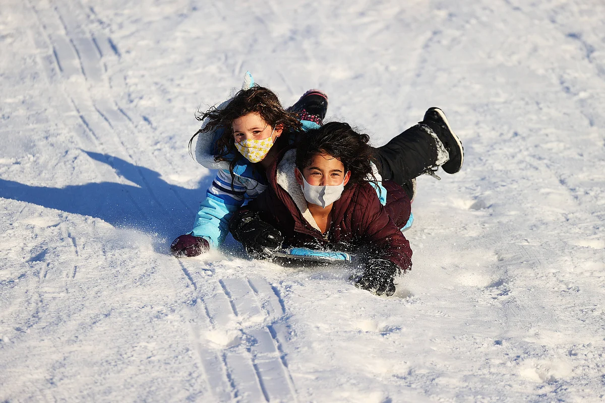 Monstrous snowstorm kills seven people in US
