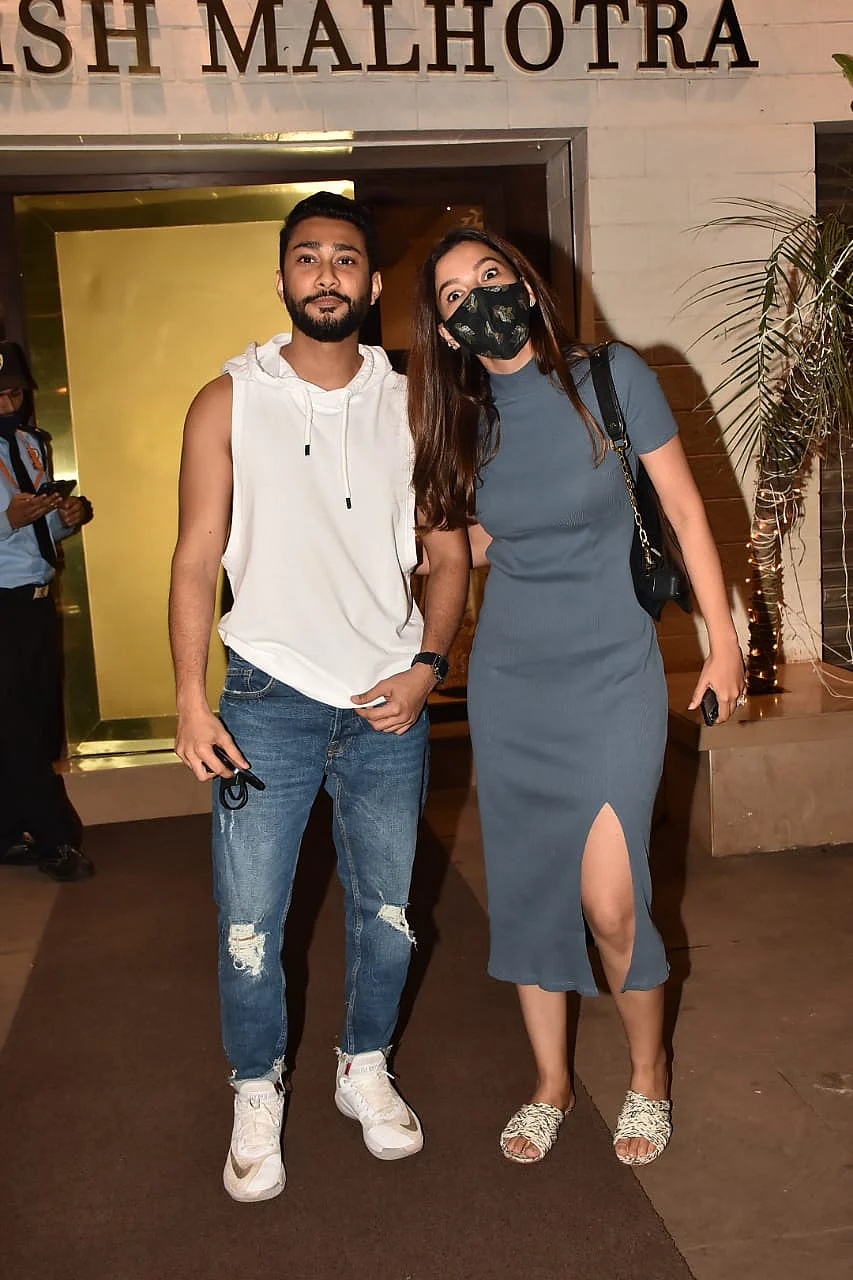 In Pics: Gauahar Khan arrives at Manish Malhotra's store with fiancé Zaid Darbar ahead of her wedding